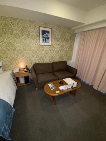 Roppongi Plaza Hotel Токио Экстерьер фото
